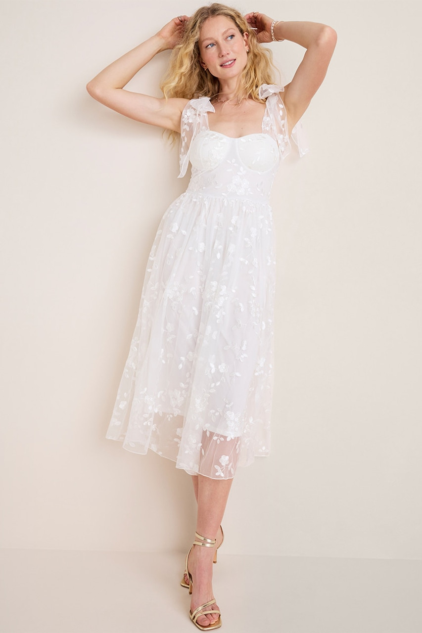 Say yes to the dress: Engagement Dresses cover photo collage