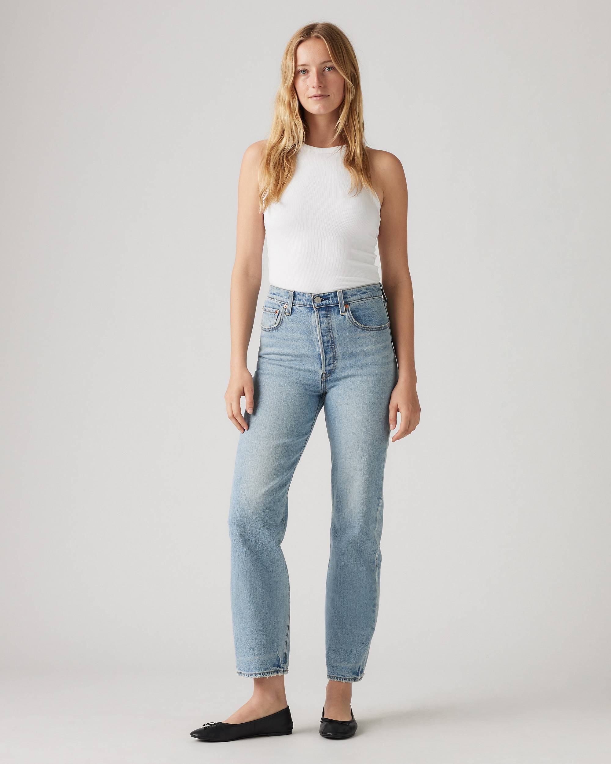 Capsule Wardrobe Essentials for Travel Girlies cover photo collage