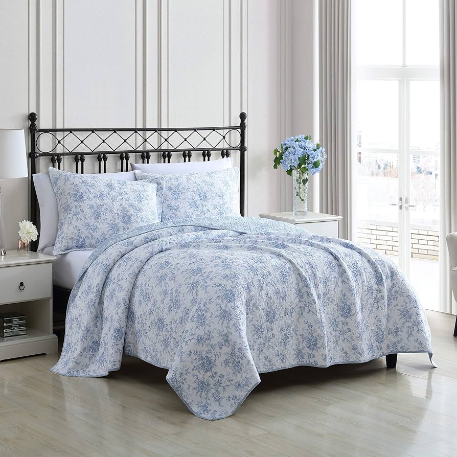 Toile, Chinoiserie, and all the Blue & White Things cover photo collage