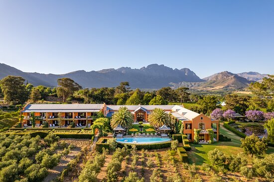 The best places to stay when visiting South Africa cover photo collage