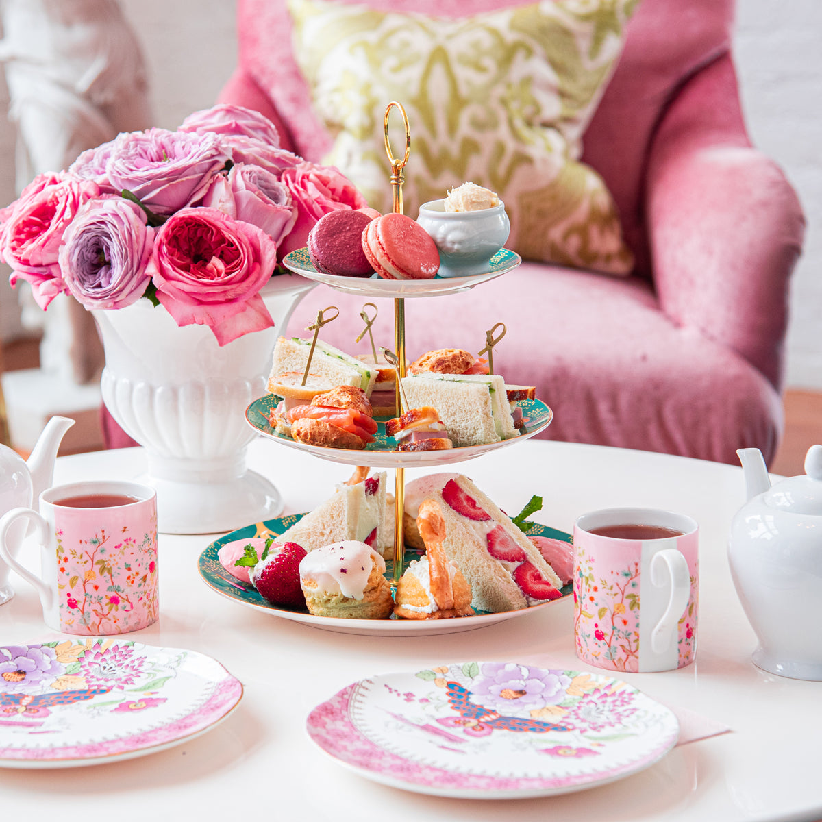 Restaurants in Salem, MA that have vegan options 🎃🌱 cover photo collage