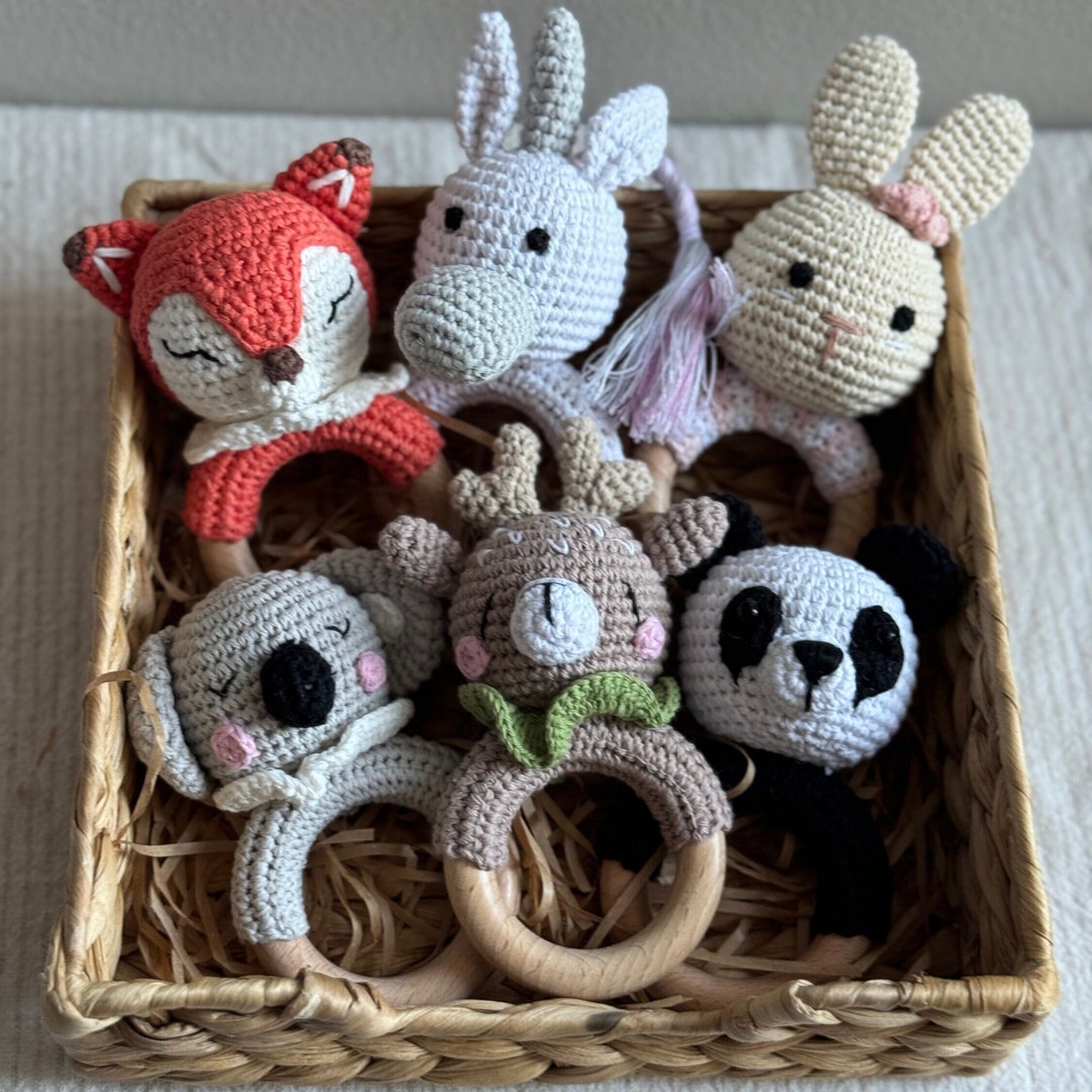 Gifts for All Seasons: Gift-Giving Pro Status 🎁 cover photo collage