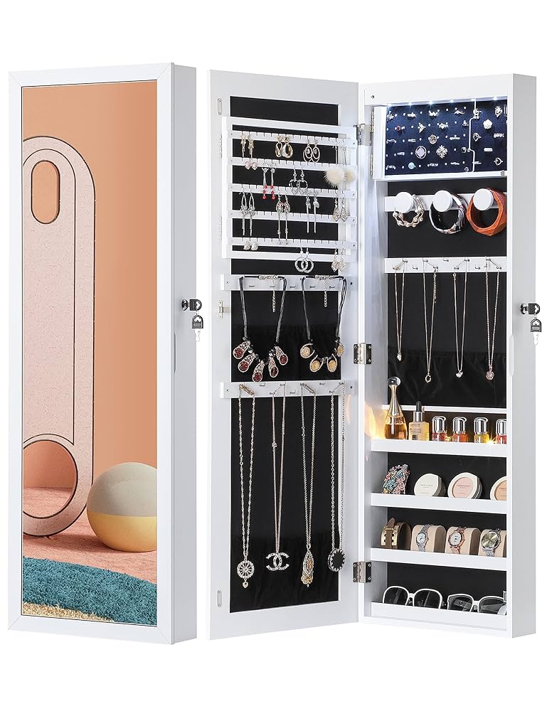The Perfect Holiday Gift List for Teen Girls cover photo collage