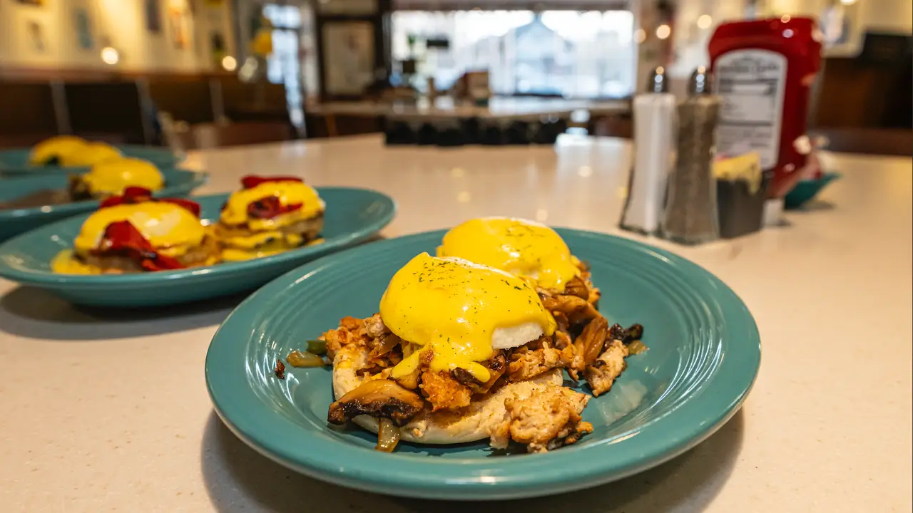 Best Restaurants in Youngstown, Ohio cover photo collage