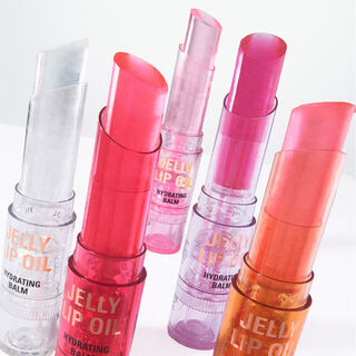 Affordable, Easy to use, Clean Girl Beauty Recs
-if you just want a little makeup to spice up your look or are new to makeup ❤️ cover photo collage