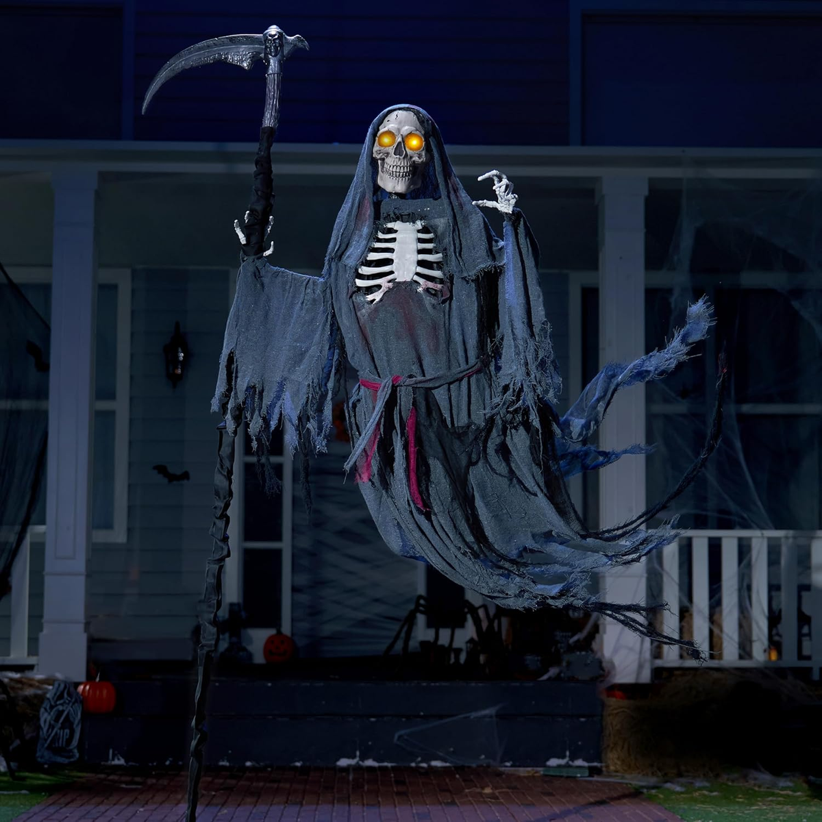 Spooktacular Spirit Halloween Decorations That’ll Make Your Neighbors Do a Double-Take 👻 cover photo collage