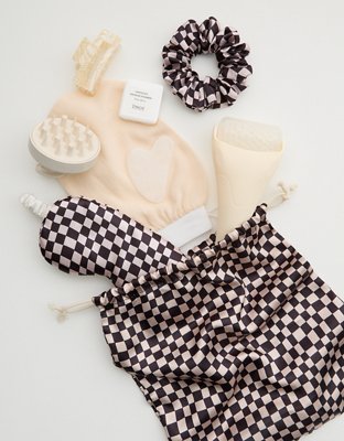 Cozy Holiday Gifts For Her: Skincare, Candles & Cute Home Finds cover photo collage