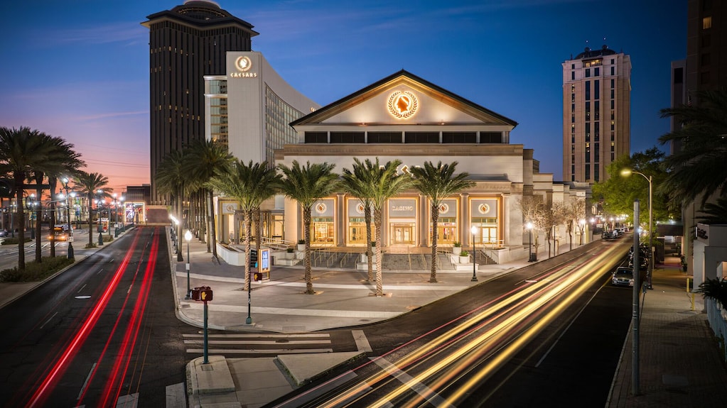 Things To Do: New Orleans Edition 🎭 cover photo collage