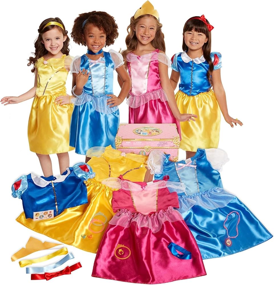 Gift Guide for The Mini It Girl cover photo collage