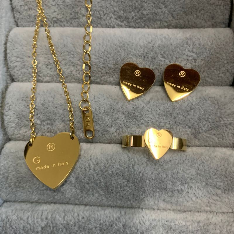 dhgate: the best jewelry that looks the most expensive. cover photo collage