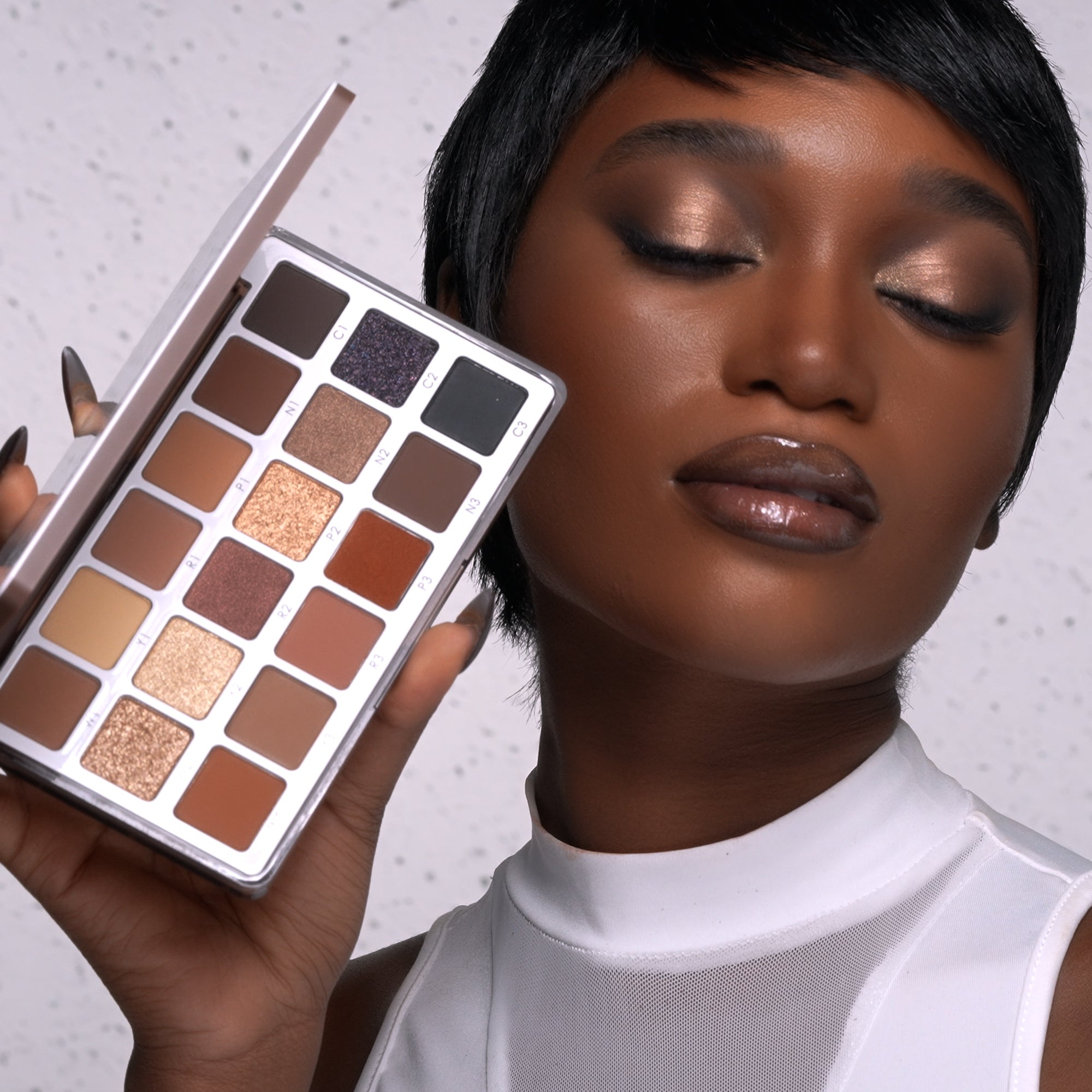 What’s In My Makeup Bag 💋✨ cover photo collage