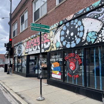 'Tis the season for Chicago small businesses. cover photo collage