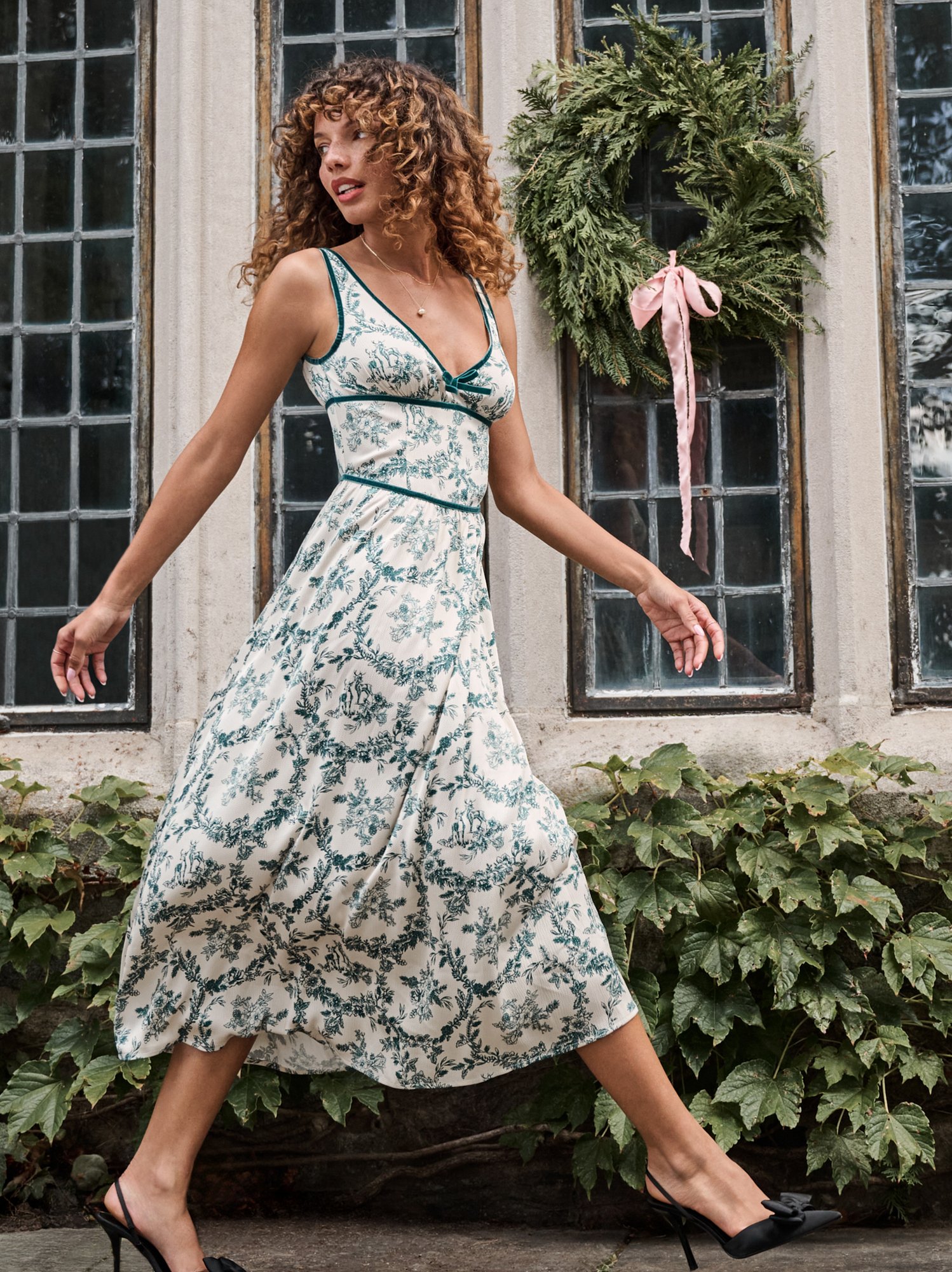 What I’d Wear to Holiday & New Year’s Eve Parties if I wasn’t a Tired Introvert Millennial who likes to be in bed by 10:30pm cover photo collage