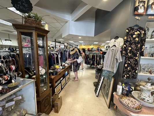 Best South SF Bay Area Vintage + Thrift cover photo collage