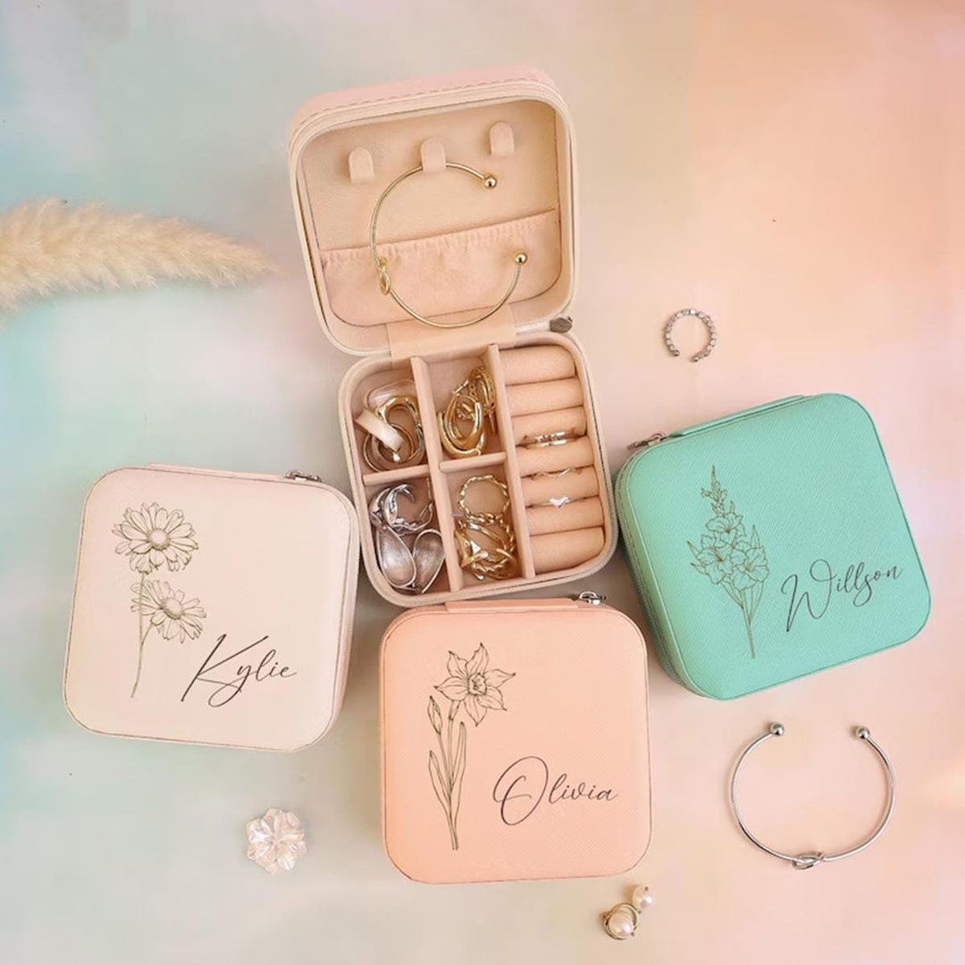 Aesthetic Christmas Gifts for Her (Unique Edition) cover photo collage