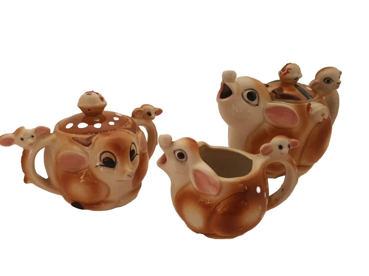 FESTIVE ANCESTOR OF CHEEKY クリスマスのお祭り先祖 Kitschy Christmas: Collecting Japan's Vintage Porcelain Holiday