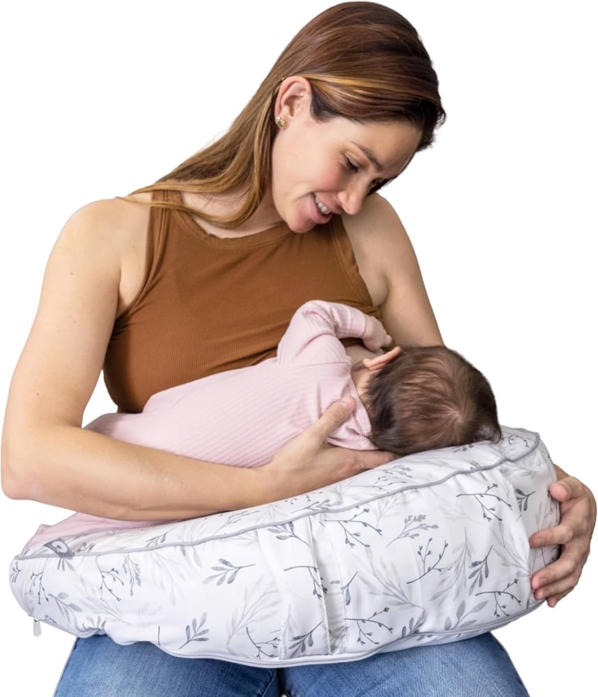 Things I actually used with my first baby (baby registry guide) cover photo collage