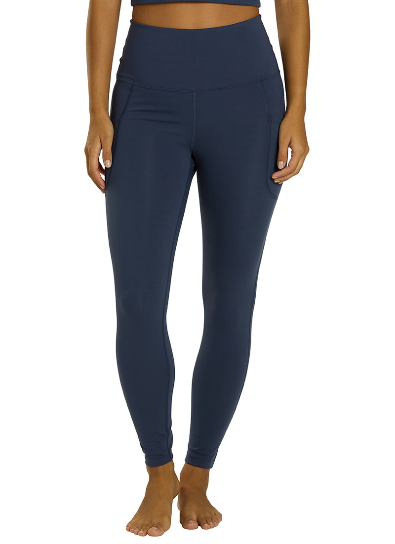 Minimalist and Tita Outfits You’d Love To Wear cover photo collage