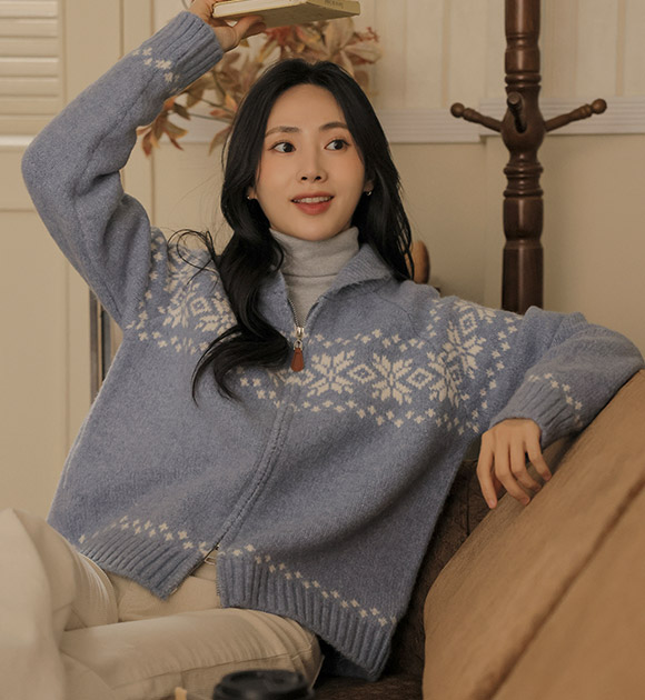 "5 Viral Korean Winter Mini Skirt Outfits (Leg Warmer Styling) ❄️" cover photo collage