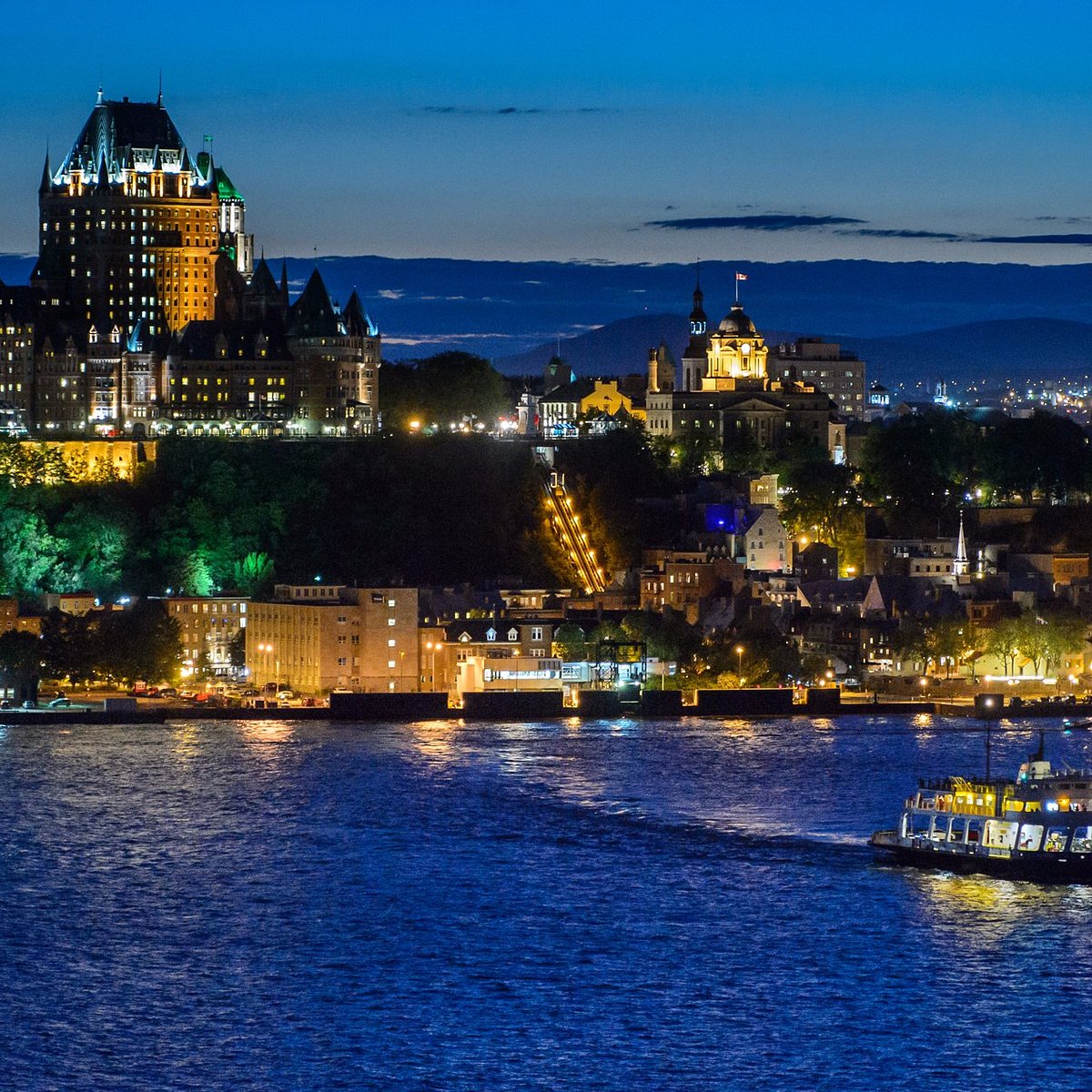 Des suggestions pour ceux qui viendront prochainement à Québec! cover photo collage