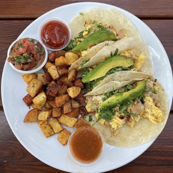 The best coffee shops in LA for work & fun: hollywood + los feliz + silverlake + echo park cover photo collage