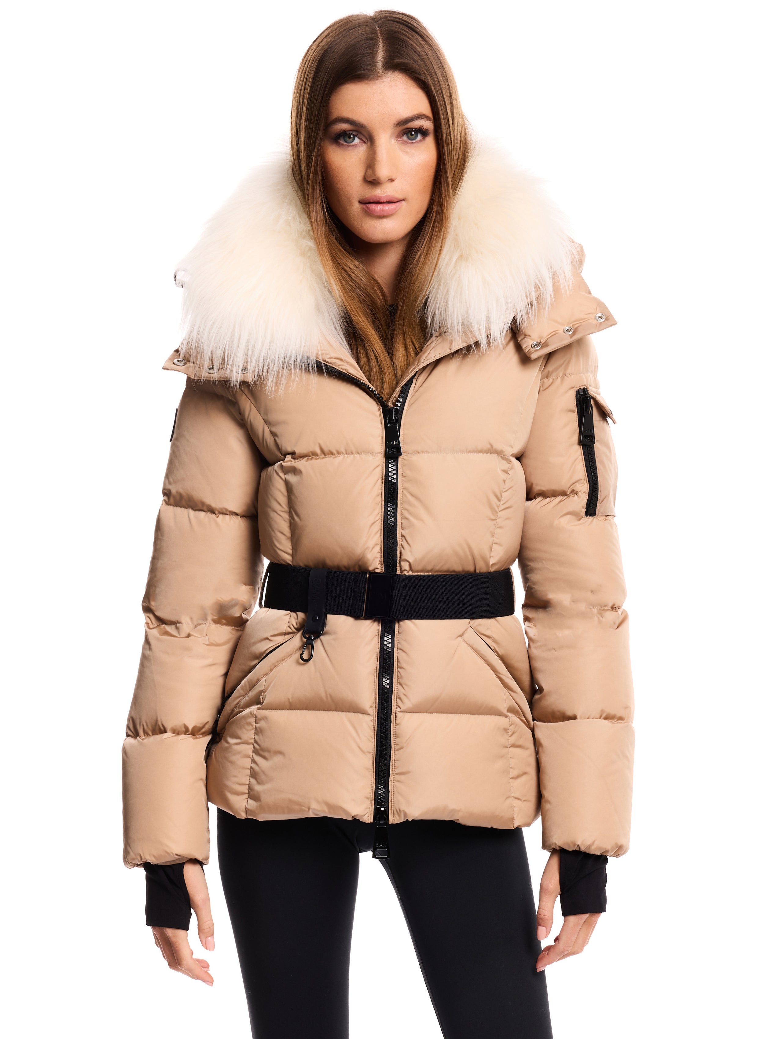 A glimpse into my closet! 👚 👟 🛍️ cover photo collage