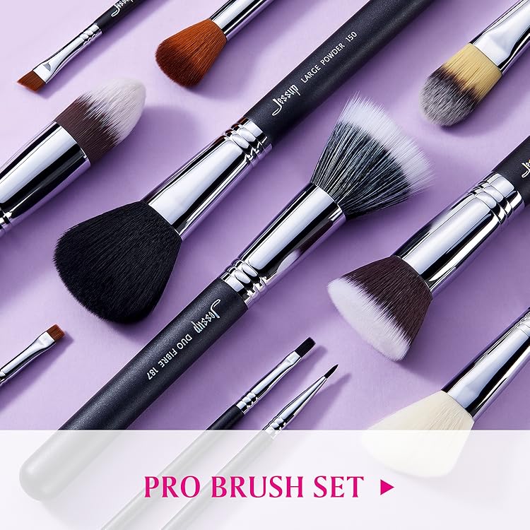 The Only Makeup Brushes You Need (Beginner Friendly Guide) cover photo collage