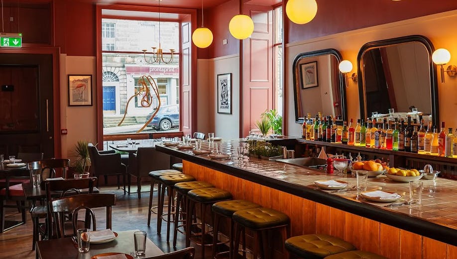 exploring edinburgh 🏴󠁧󠁢󠁳󠁣󠁴󠁿 - coffee, eats, & castles cover photo collage