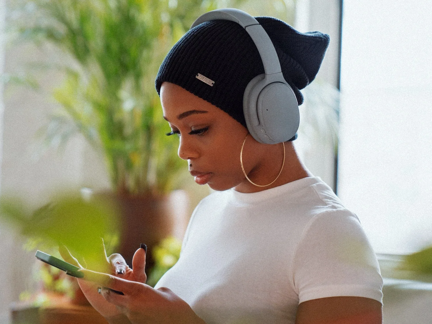 🎧📚 Must-Listen Audiobooks: Stories That Sound Even Better cover photo collage