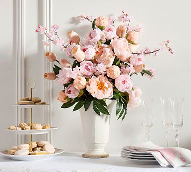 Beautiful Valentine Decor You'll Love cover photo collage