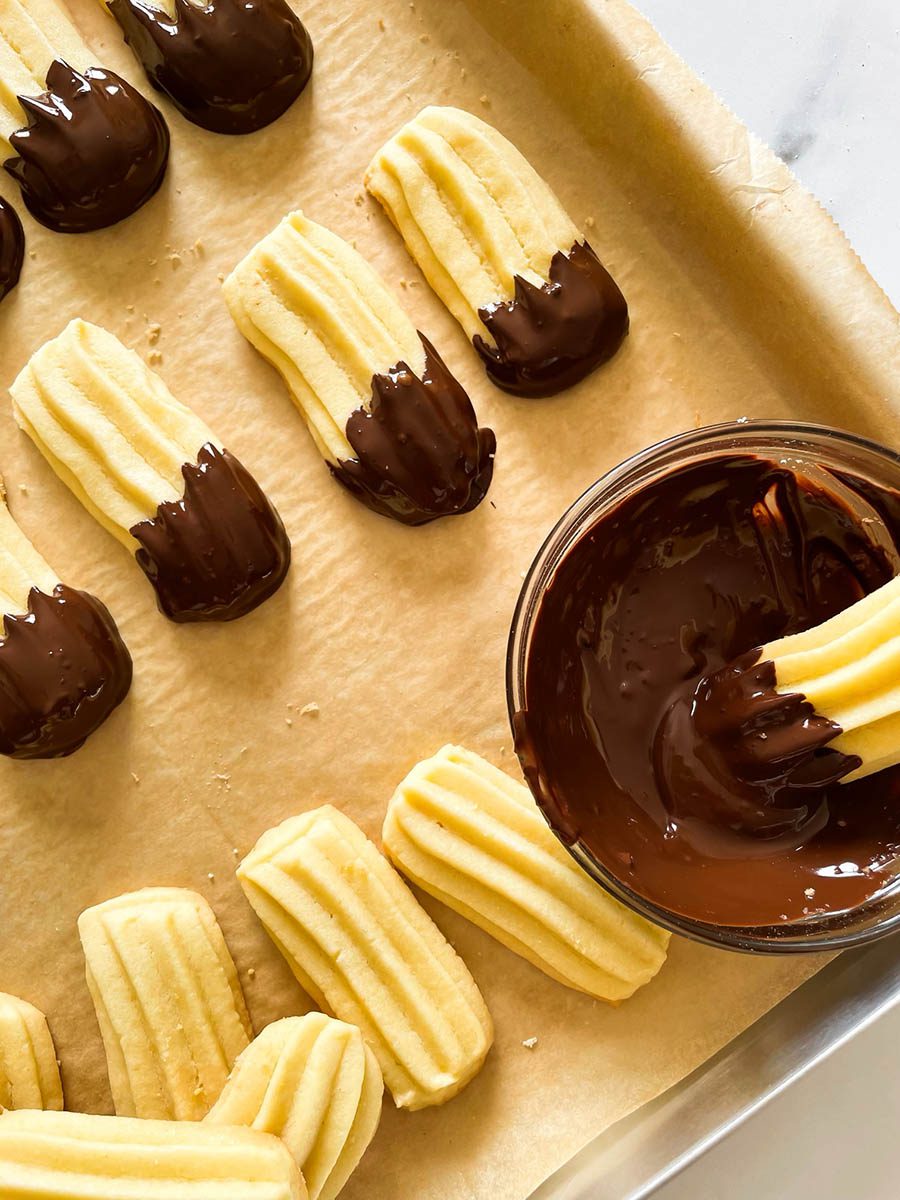 Super Tasty Italian Desserts To Binge On cover photo collage