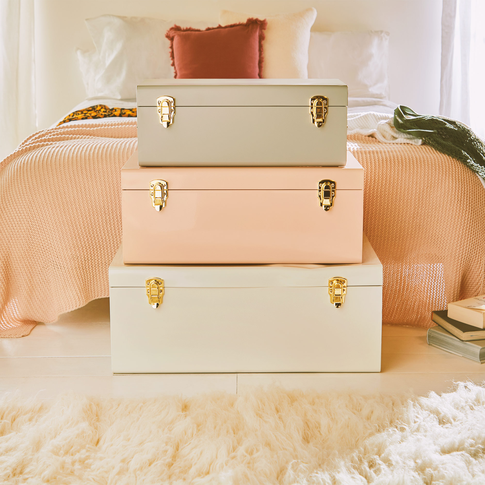All my essentials cozy home finds 🏡 all in the same place ❤️ cover photo collage