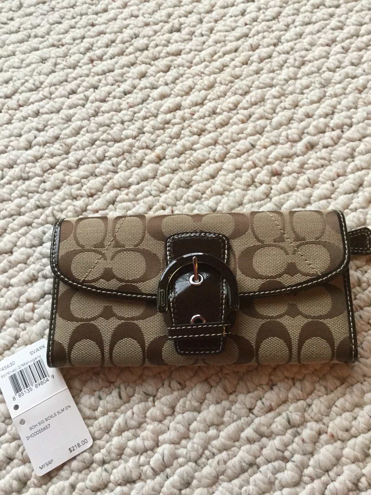 what’s in my bag 👜💫 cover photo collage