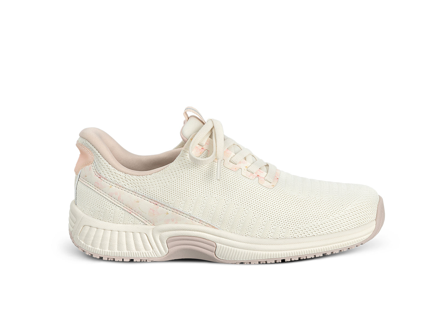 Best Wide Width Shoes that ACTUALLY Fit! cover photo collage