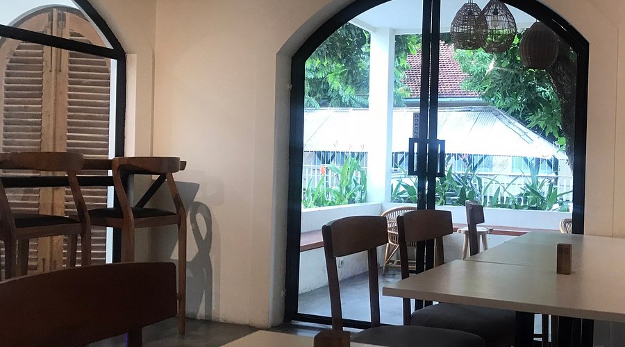 15 cafe WFC jogja 2026 : wifi ngebut, colokan banyak, gak diusir cover photo collage