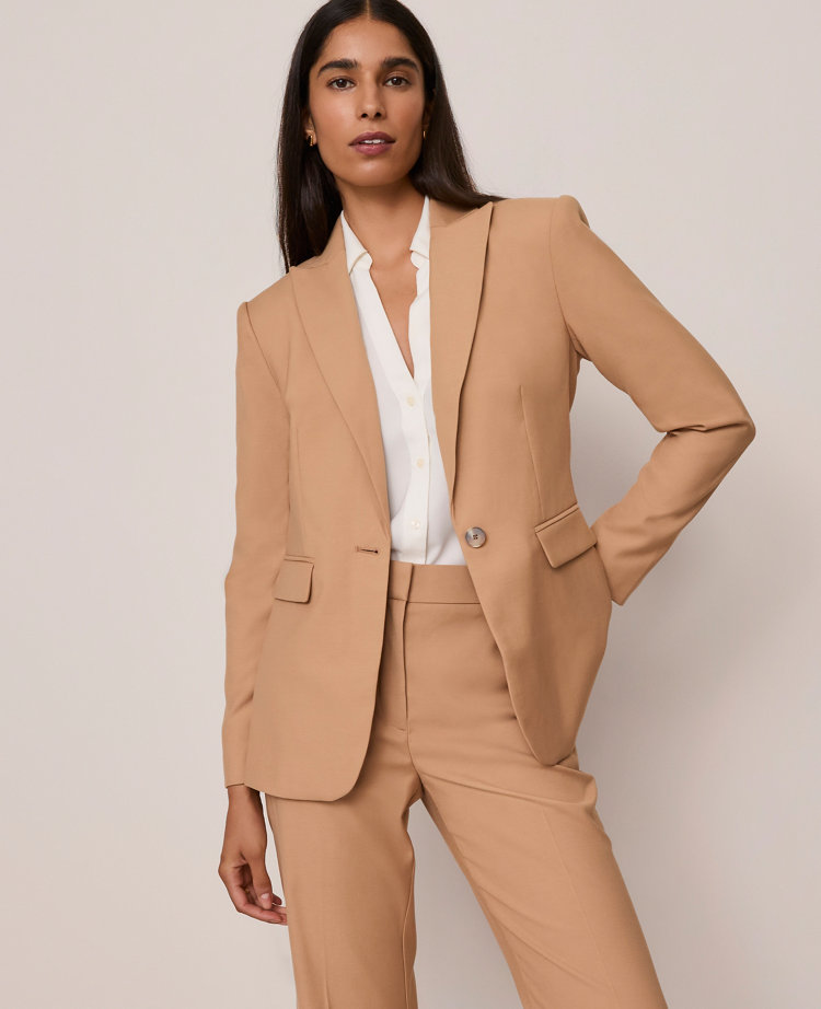 10 Must-Have Pieces to Build Outfits in Minutes! cover photo collage