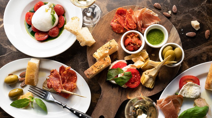 Foodie & drink spots in Trondheim 🇳🇴 cover photo collage