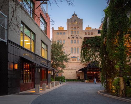 Memorial Day 2026: Top "Second City" Boutique Hotels for a Unique Getaway cover photo collage