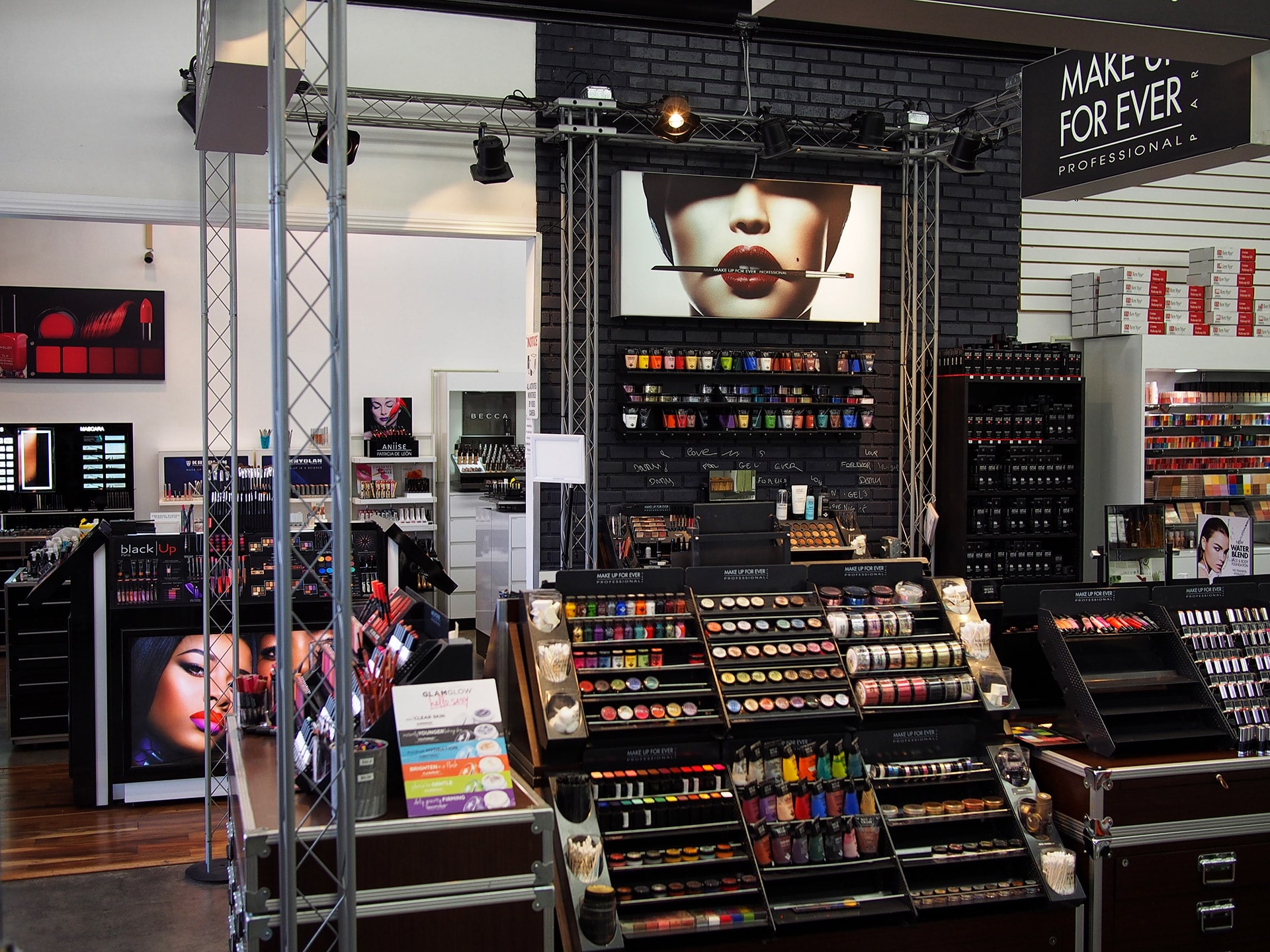 Makeup must haves for makeup artists muas!! cover photo collage