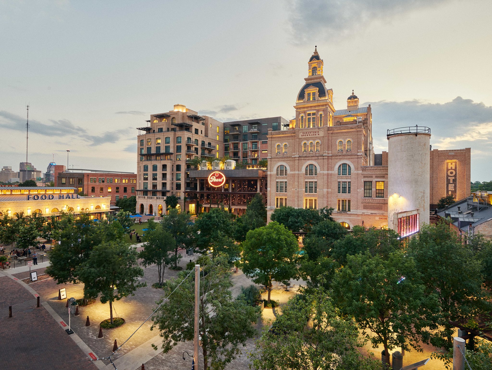 Guide to San Antonio from a college student who lives downtown cover photo collage