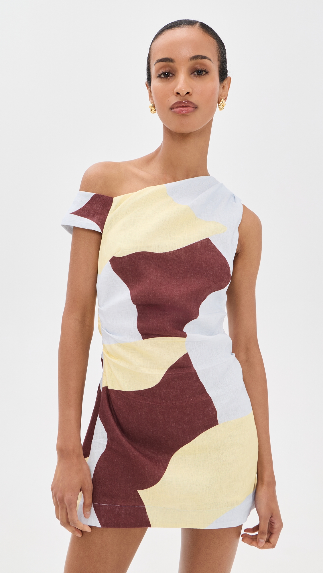 Best Sites Like Revolve for Dresses: 12 Alternatives