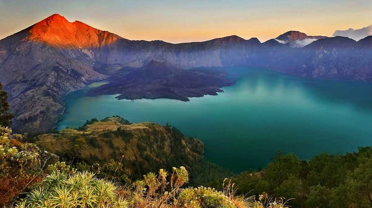 Top 20 Indonesian Mountain to Conquer cover photo collage