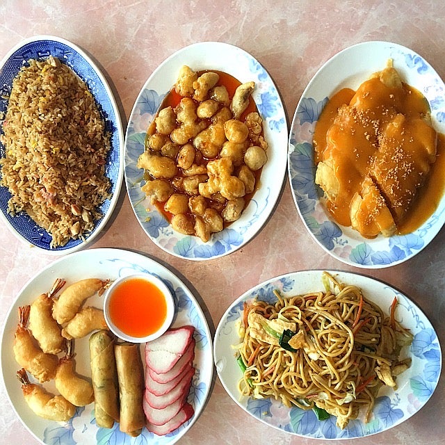 My top 10 places to eat in Puyallup as a millennial cover photo collage