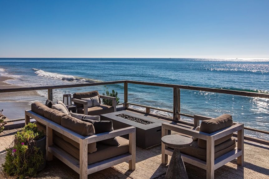 19 Places I'd Stay for My First Trip to California 🌴 | My Favorite VRBO Destinations cover photo collage