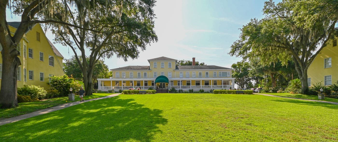 Mount Dora Day Trip Guide: Best Things to Do, Eat & See in Florida's Charming Lakeside Town cover photo collage