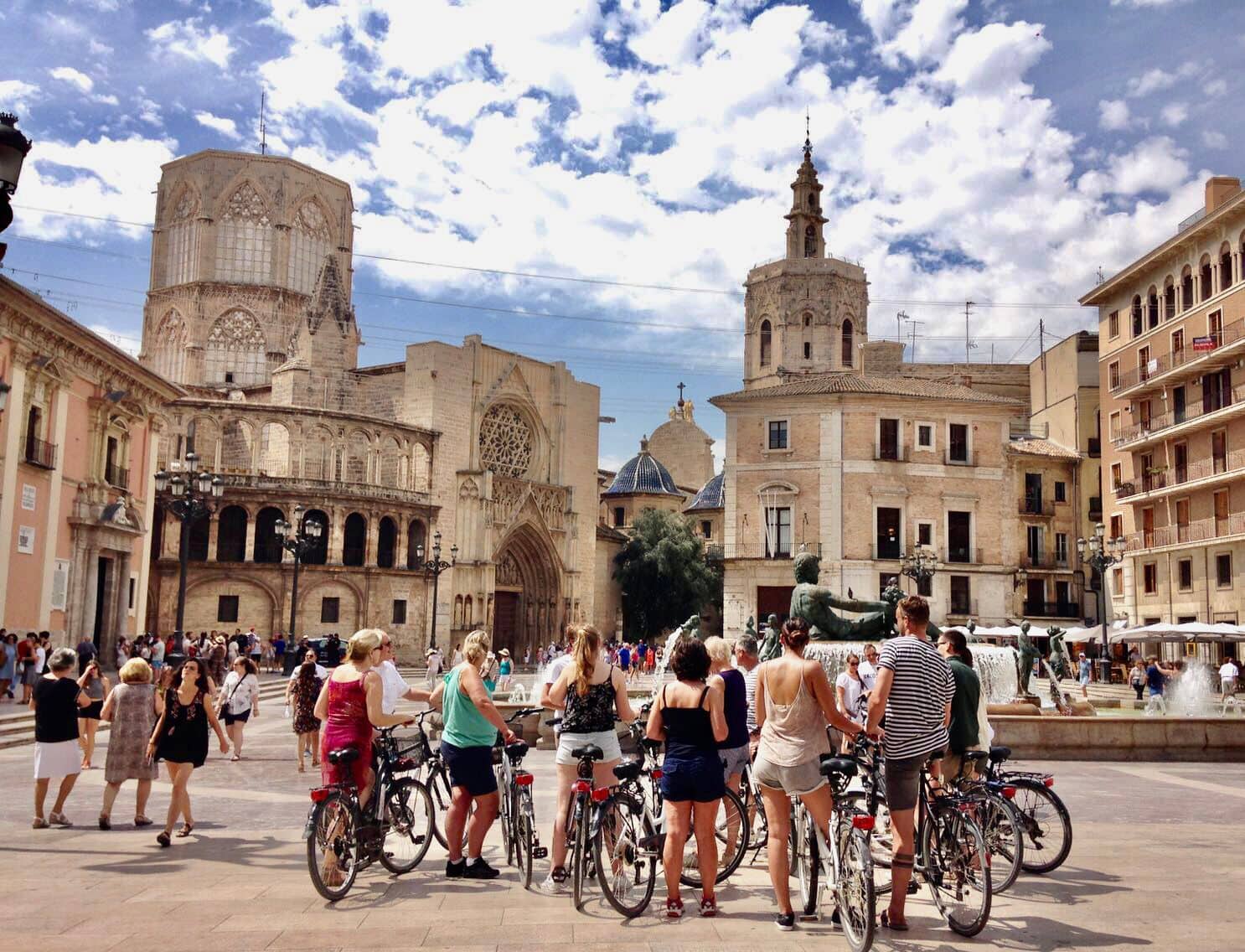Digital Nomad in Valencia 💻 cover photo collage