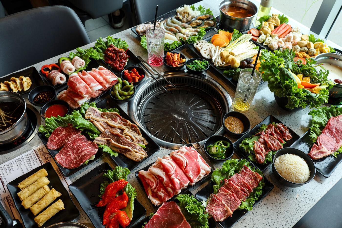 Best asian restaurants in Montreal area cover photo collage