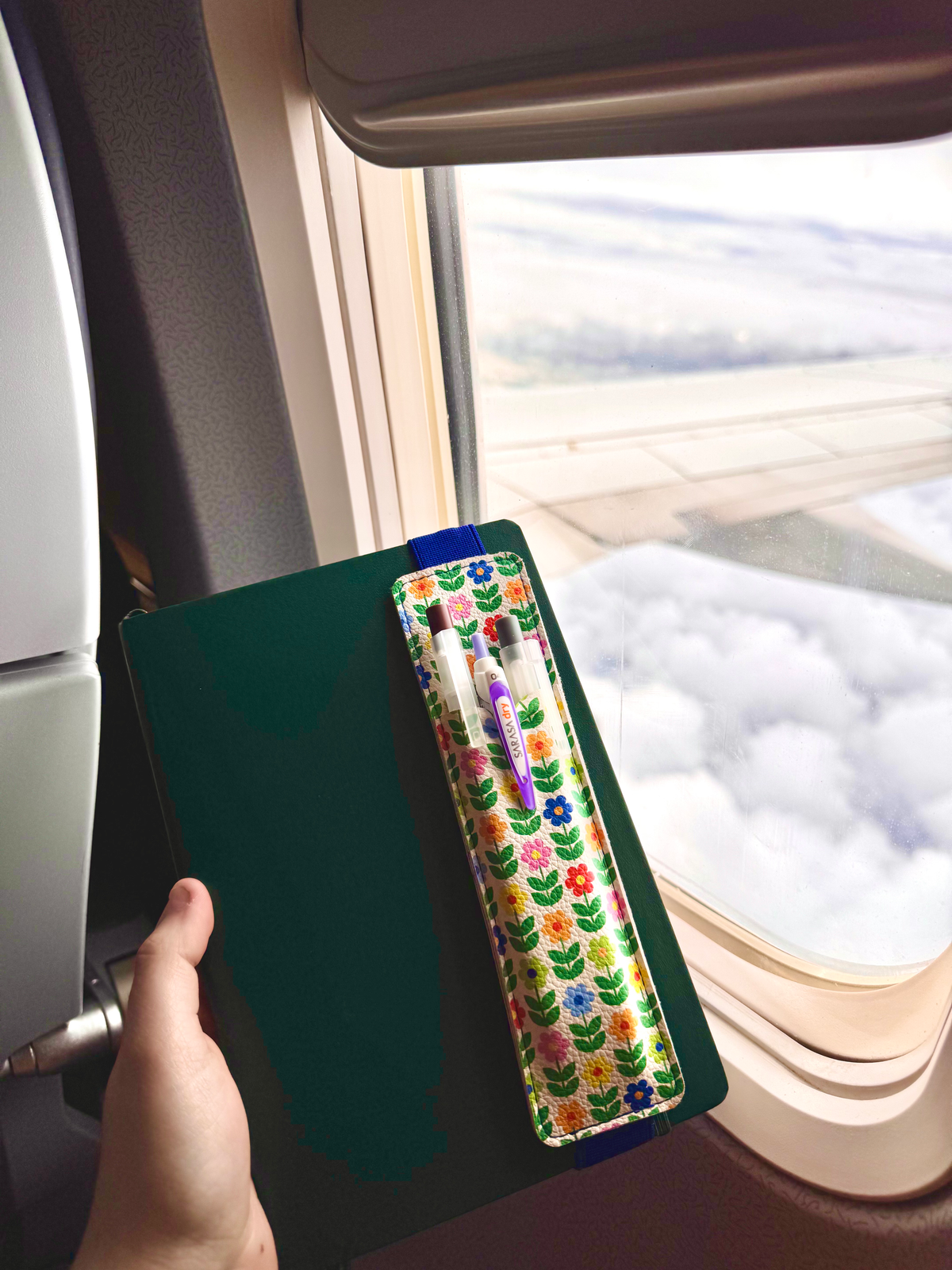 how to navigate the airport while overstimulated & neurodivergent! cover photo collage