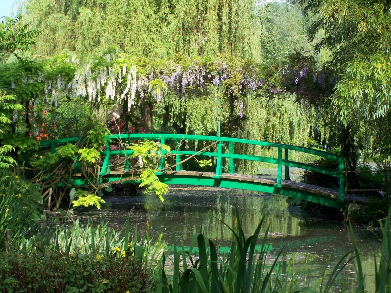 Giverny, France: Monet moments, quiet corners, and lovely stays cover photo collage