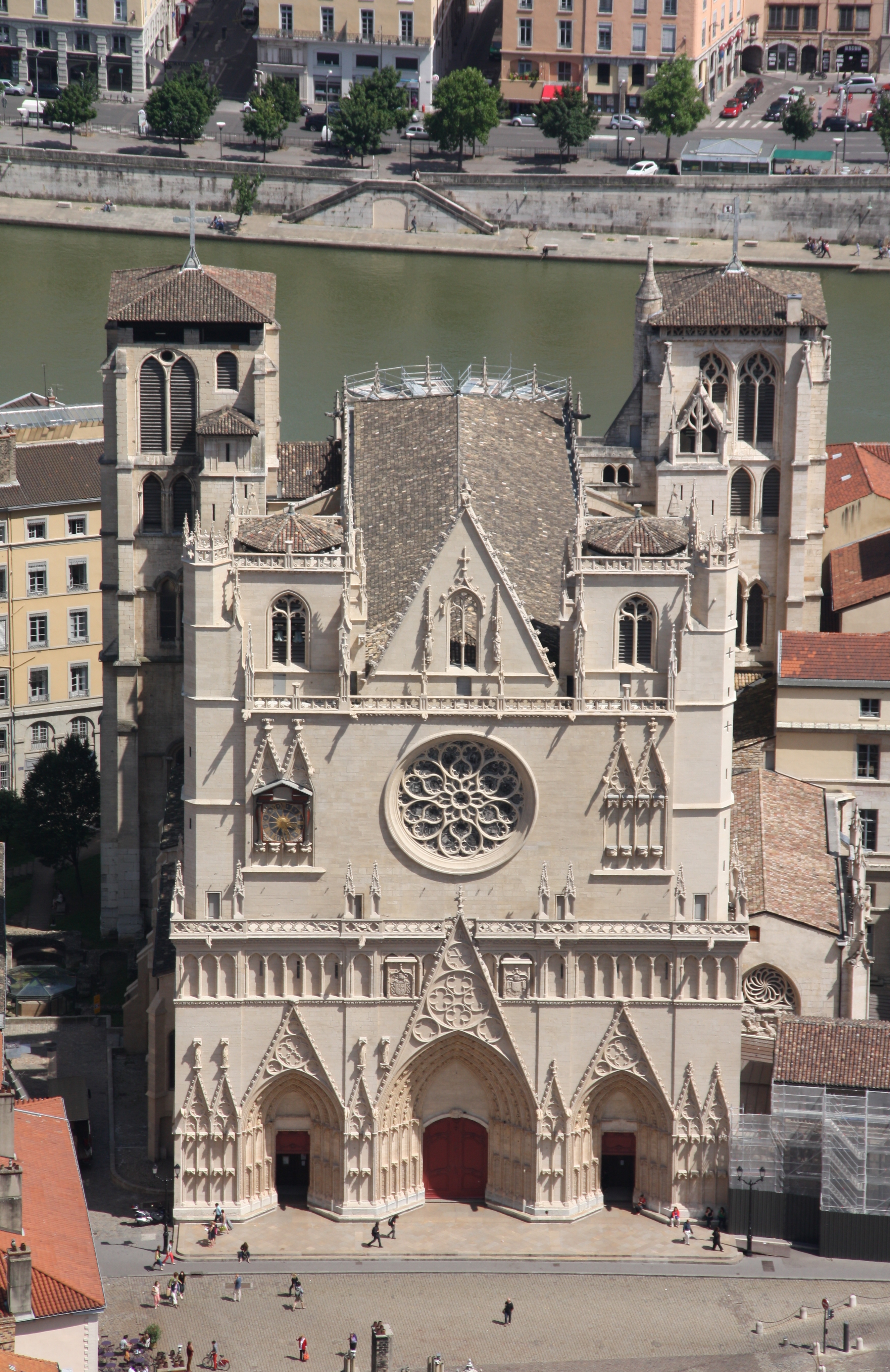 Wandering the City, Seeing the Sights & Finding a Good Place to Stay Lyon, France cover photo collage